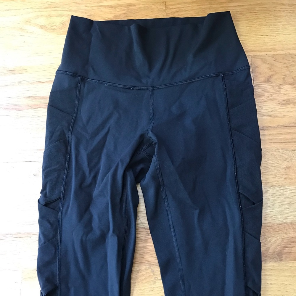 Lululemon 7/8 luxtreme leggings black criss cross